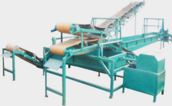 Reclaimed rubber powder crushing method at room temperature