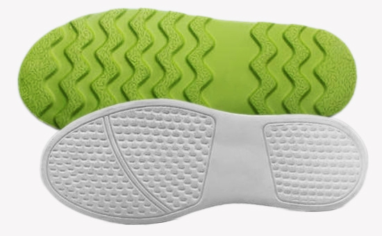 How to prevent frost spraying on colored natural rubber outsole