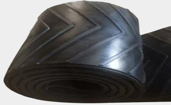 Heat resistant rubber conveyor belt