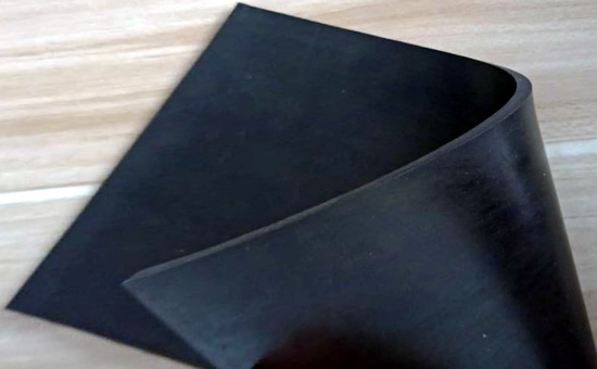 Butyl regenerated rubber vulcanized rubber sheet formulation process, reduce cost by more than 15%