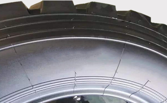 The sidewall rubber of automobile tires is mixed with reclaimed rubber