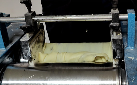 How to improve the rolling properties of recycled rubber