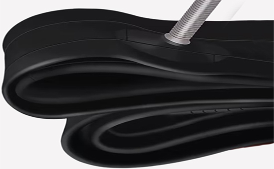 Bicycle inner tube mixed with isoprene reclaimed rubber