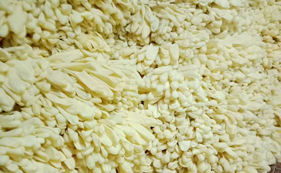 Light-colored latex waste