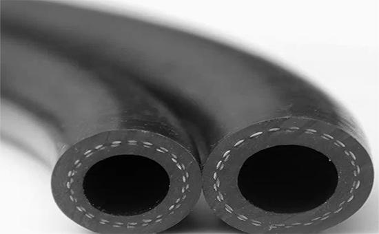 Chlorinated butyl reclaimed rubber makes heat-resistant hoses